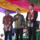 Kadis Kesehatan Toba, dr.Freddi S. Sibarani didampingi Kadis Kominfo, Sesmon TB Butarbutar dan Kapolsek Balige, Iptu Slamat Pasaribu saat memberikan sambutan mewakili Forkopimda pada acara Pesta Oikumene Inklusif HKBP Tampubolon, Minggu (3/11). Waspada/Ist