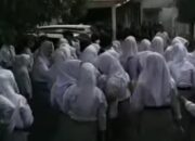 Pelajar Smanju Binjai Demo Minta Ganti Kepsek