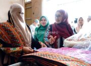 Pj Ketua Dekranasda Agara Kunjungi Perajin Pakaian Motif Alas
