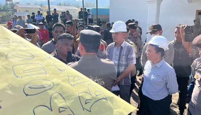 Duga Izin Tidak Beres, Warga Desa Asam Jawa Demo PKS PT TSSP