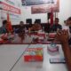 JALANNYA pertemuan Bawaslu Kabupaten Batubara dengan awak media.Waspada/Iwan Has