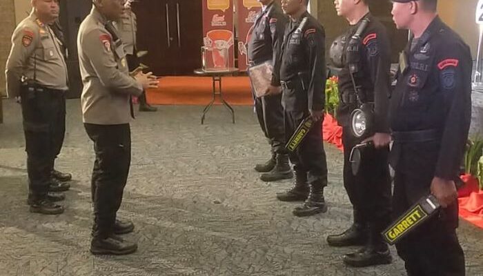 Polres P.Siantar Bersama Den Gegana Sat Brimob Poldasu Sterilkan Lokasi Debat Publik
