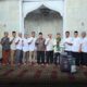 PARA pengurus NMI (Notaris Muslim Indonesia) Korwil Sumut dan ustad berfoto bersama di acara pengajuan rutin yang diadakan di Sekretariat NMI Korwil Sumut Masjid Abdul Qadir Jl. Titi Papan, Medan Baru, Sabtu (16/11) pada pukul 09.30 WIB. Waspada/Ist