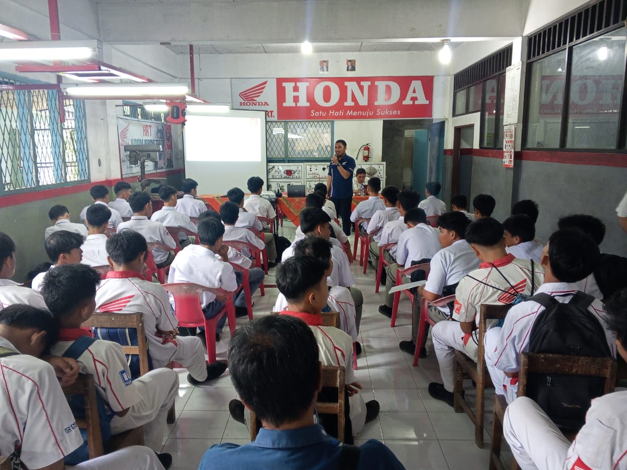 Seminar Honda Smart Technology Bangun Negeri