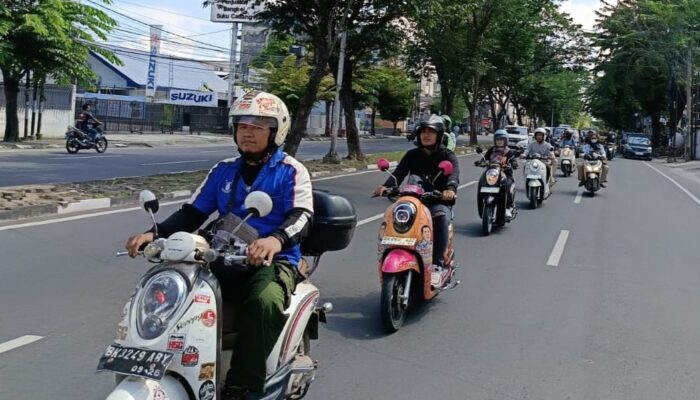 Komunitas Pecinta Scoopy Tampil Fashionable