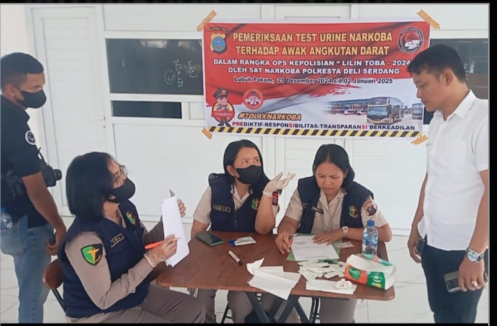 Jelang Nataru, Sopir dan Kernet Angkutan Umum Jalani Tes Urine Di Terminal Lubukpakam