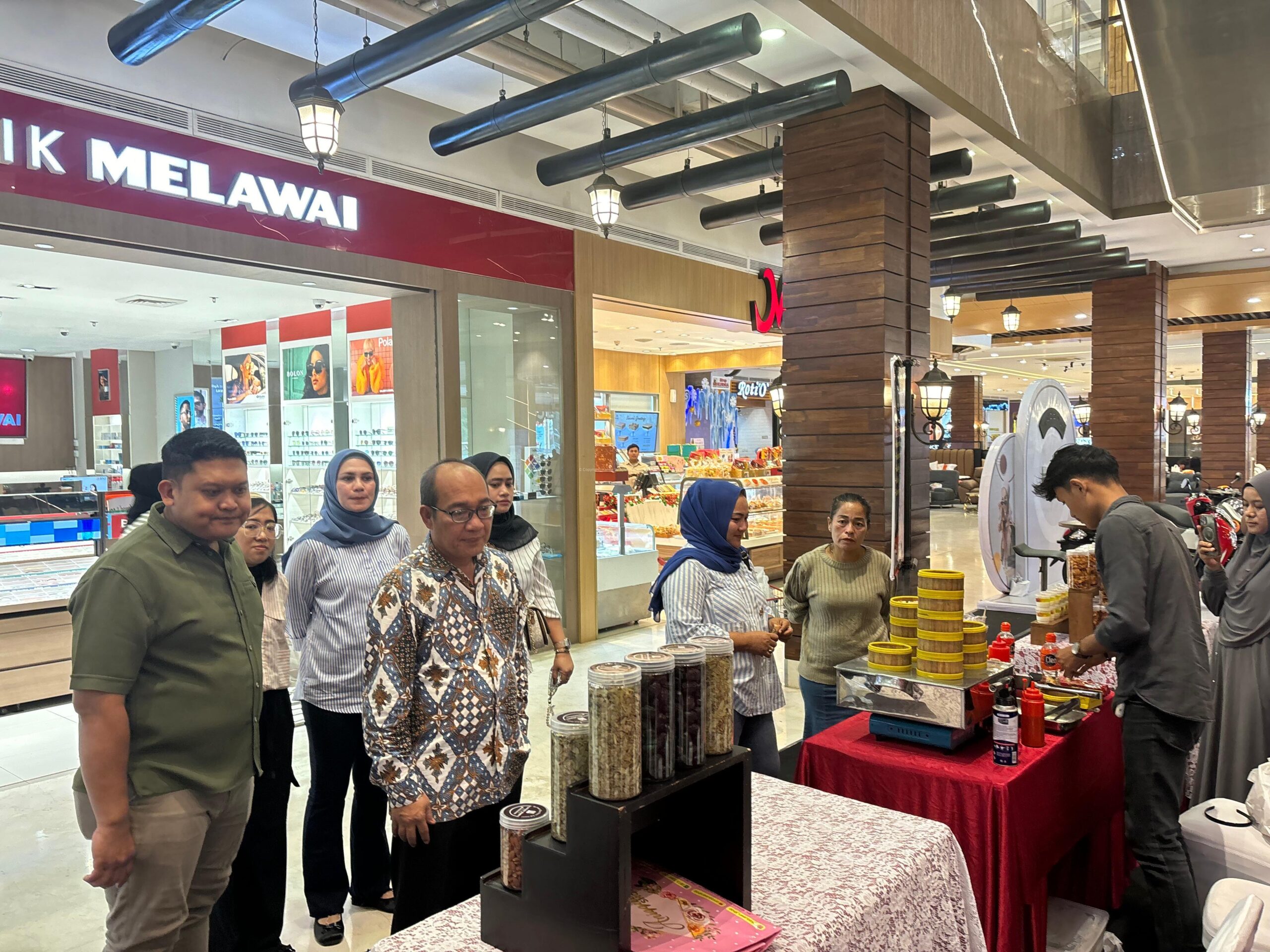 Kantor Wilayah Kementerian Hukum dan Hak Asasi Manusia Sumatera Utara (Kanwil Kemenkumham Sumut) menggelar Pameran Layanan Publik dan Bazar UMKM di Atrium Ringroad City Walk, Medan.