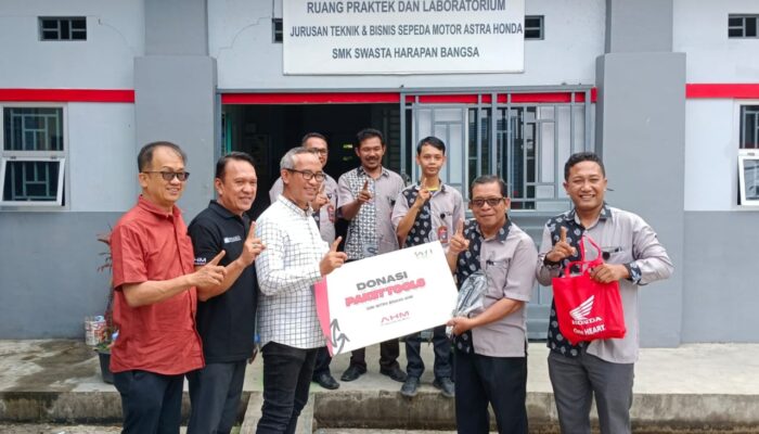Kontribusi Lahirkan SDM Unggul, Honda Serahkan Donasi untuk SMK Mitra Binaan