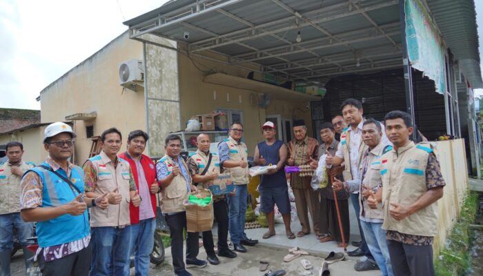 Pasca Banjir, YBM PLN Dan PLN UID Sumut Salurkan Bantuan Ke Posko Dapur Umum