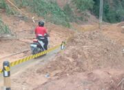Jalan Lingkar Penghubung 3 Kecamatan Di Agara Tertimbun Longsor