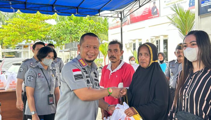 Lapas Labuhanruku Berikan Bansos Bagi Anggota Keluarga Warga Binaan