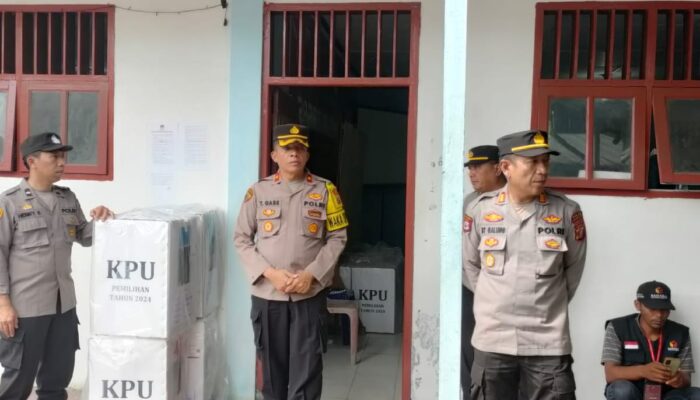 Polres Samosir Sidak Pengamanan Rapat Pleno PPK Pangururan, Ketua KPU: Terima Kasih