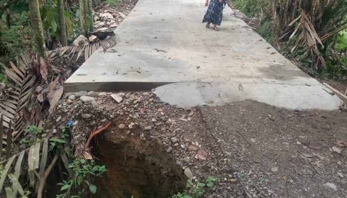 Warga Pertanyakan Pekerjaan Paket Proyek APBA Di Agara