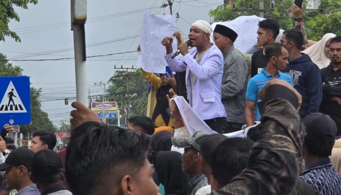 GAMB Geruduk Kantor DPRK Bireuen Usut Money Politics