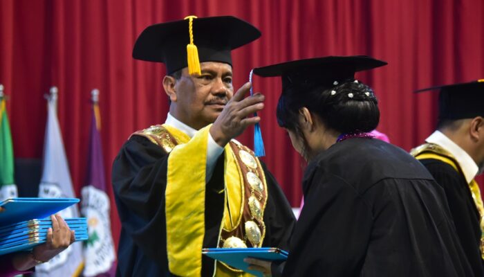 1.975 Wisudawan Unimed Siap Hadapi Dunia Kerja