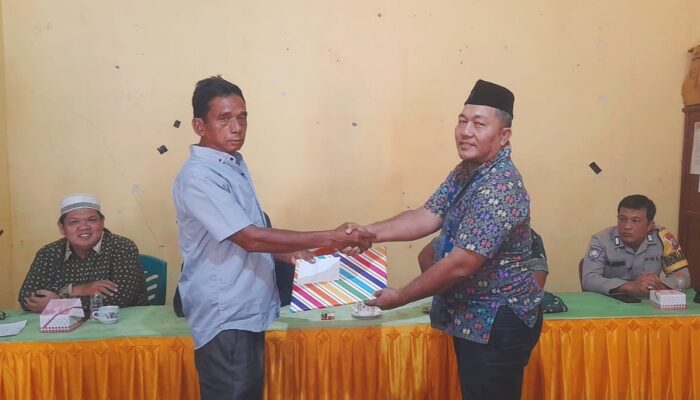 Ikhwan Hasibuan Terima Penghargaan Peduli Lingkungan Dari Pemkab Palas