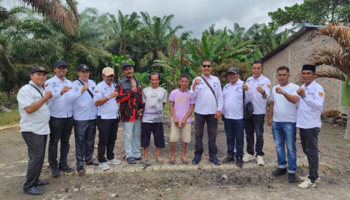 Apdesi Batubara Dan Kades Bantu Korban Kebakaran