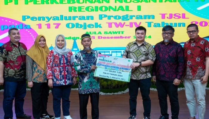 PTPN IV Regional 1 Serahkan Bantuan Tanggung Jawab Sosial Rp1,4 Miliar Pada 117 Objek