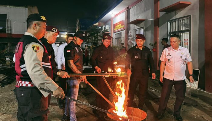 Lapas Lubukpakam Bakar Barang Sitaan 4 HP Dan 4 Alat Elektronik Lainnya