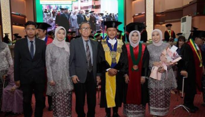 Prof. dr. Rahayu Lubis M.Kes Dikukuhkan Guru Besar Tetap FKM USU