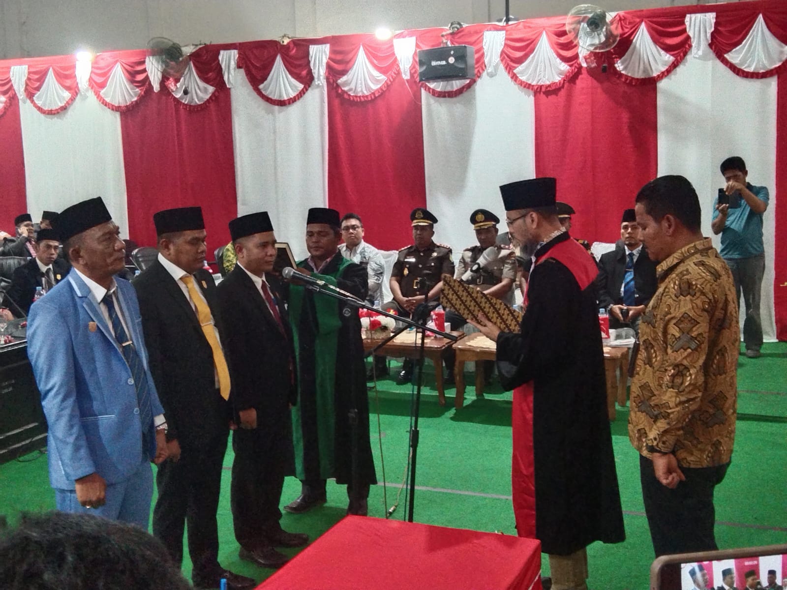 Ketua PN Sibuhuan Ambil Sumpah Pimpinan DPRD Palas