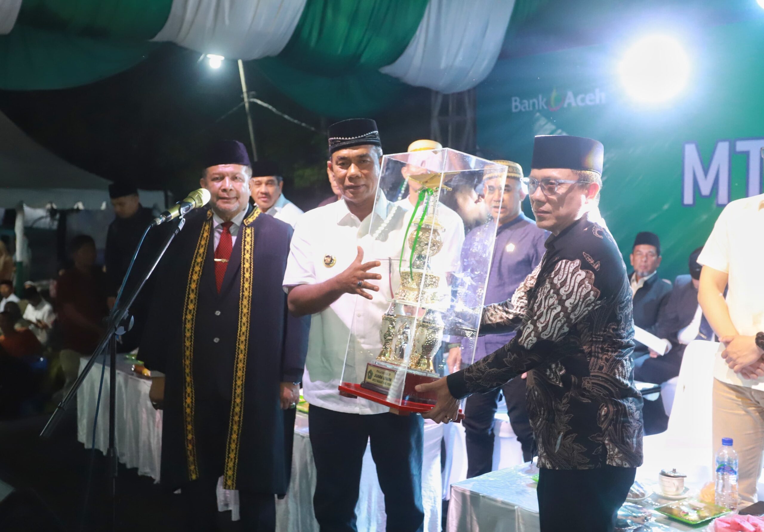 Kolaborasi Seni Budaya Tradisional Bernuansa Islami Warnai Kemeriahan Pembukaan MTQ XXXVII Pidie