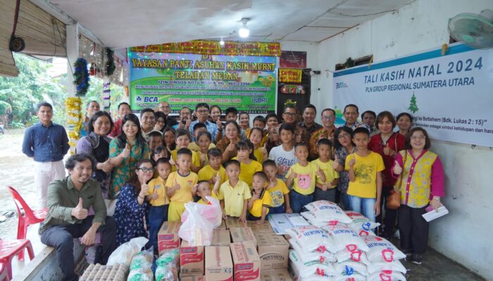 Sambut Natal, Pegawai PLN Regional Sumut Berbagi Sukacita Bersama Anak-anak