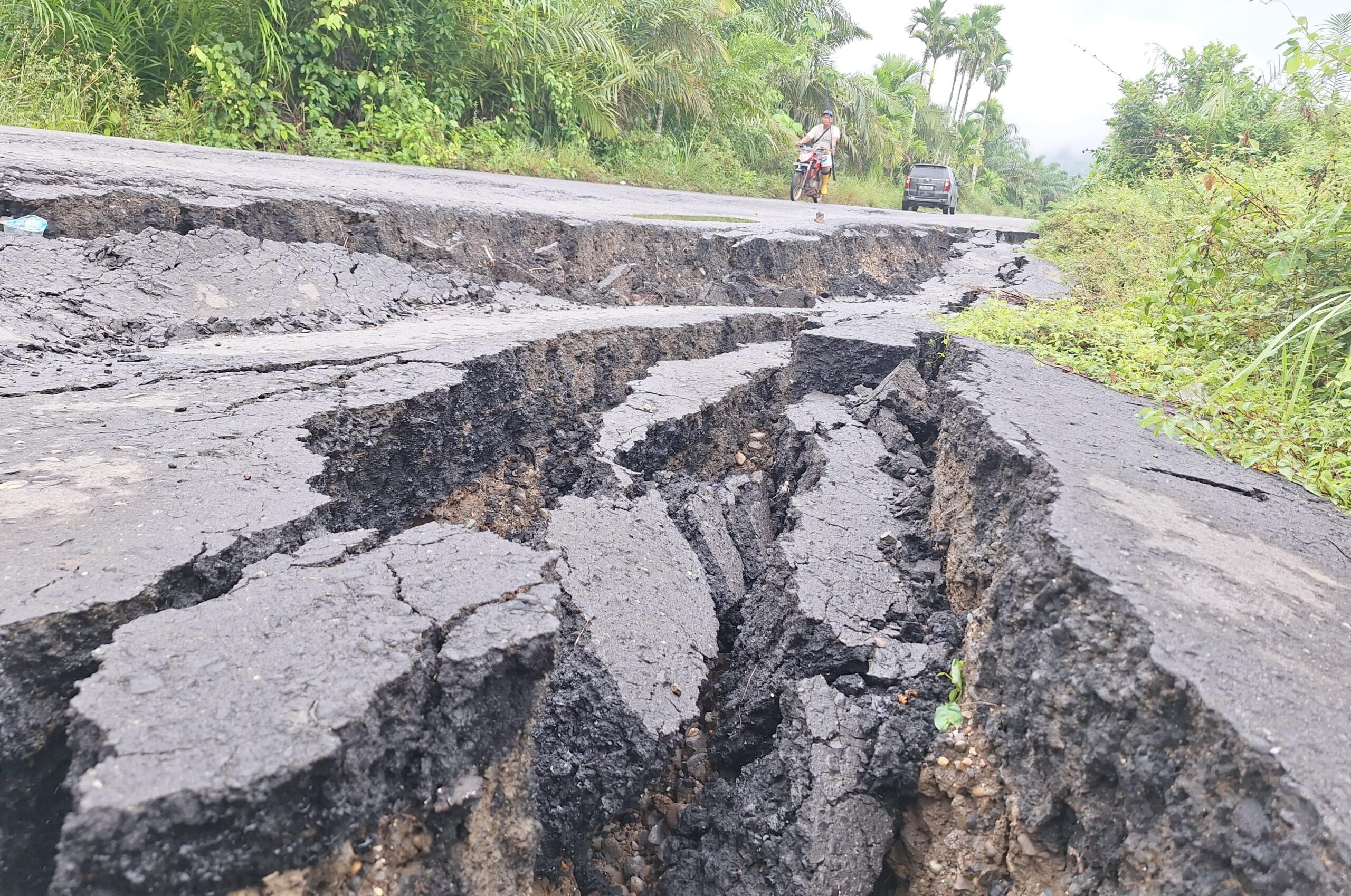 Jalan Penghubung Antar Kabupaten Di Aceh Timur Terancam Putus