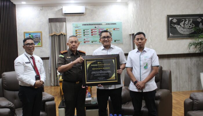 Pulihkan Uang Negara Rp 3,2 Miliar, Kejari Deliserdang Terima Reward dari BPJS Ketenagakerjaan