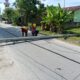 Akibat Lapuk, Dua Tiang Listrik PLN Tumbang Di Beringin