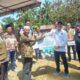 Marwan Dasopang Serahkan Bantuan Kemensos Untuk Korban Banjir Parantonga