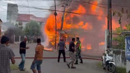 4 Rumah Kios Di Kota Sigli Terbakar