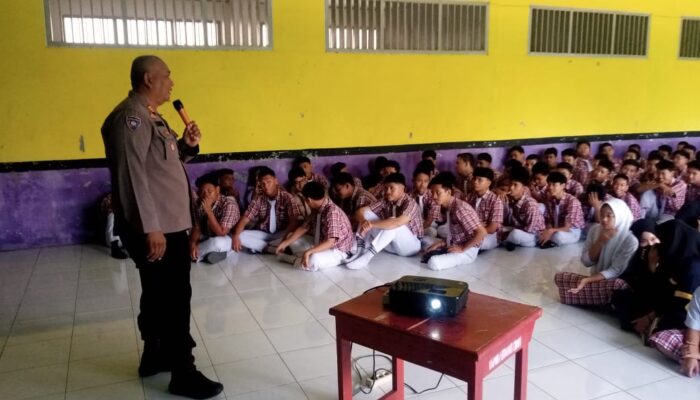 Polres Langkat  Edukasi Pelajar SMA