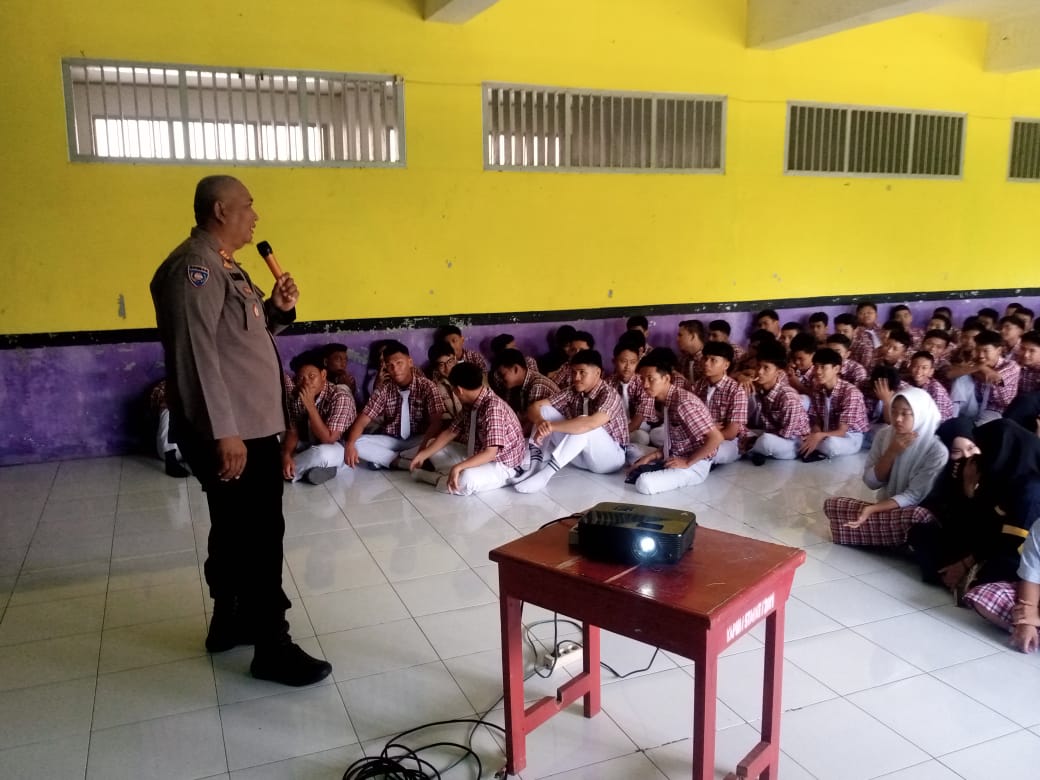 Polres Langkat  Edukasi Pelajar SMA