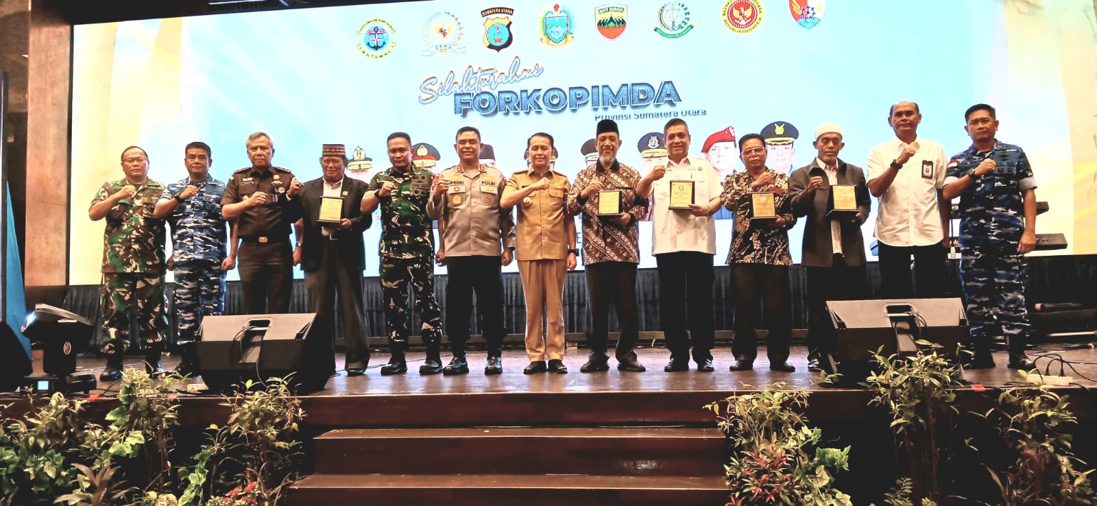 Silaturrahmi Forkopimda Sumut dan Kabupaten/Kota bersama Masyarakat di Hotel Grand Mercure Medan, Selasa (17/12/24).