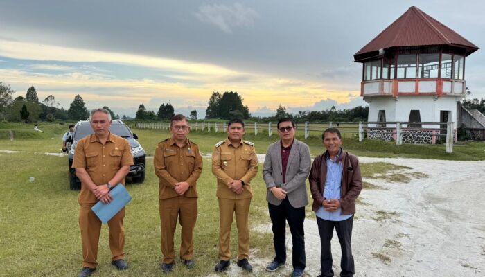 Sabam Sinaga, Anggota Komisi X DPR RI Kunjungi Pacuan Kuda Siborong-borong