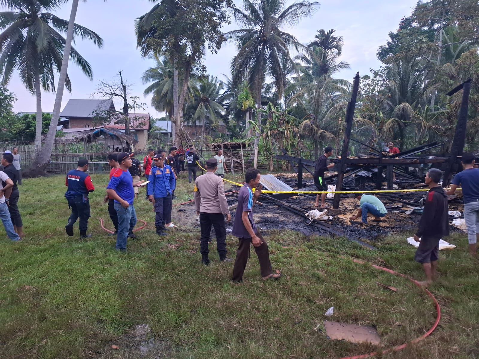 Rumah Kayu Musnah Terbakar Di Lhoksukon