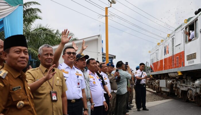 Tekan Risiko Kecelakaan, Pemprovsu Resmikan Pos Jaga Dan Palang Pintu Perlintasan KA