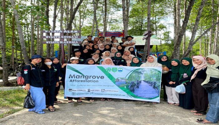 Himabio Unsam Gelar Mangrove Eforetation Di Kuala Langsa
