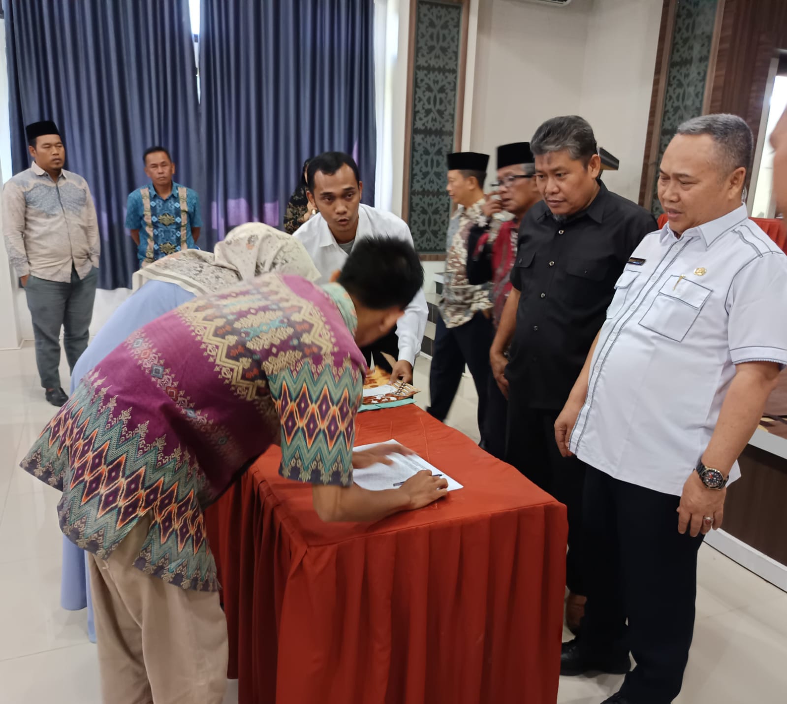 Khainuddin Hadiri Penandatanganan Beasiswa Pemko Subulussalam TA 2024
