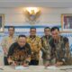 PT PLN (Persero) Unit Induk Distribusi (UID) Sumatera Utara menandatangani Nota Kesepahaman dengan PT Prima Pengembang Kawasan (PPK), anak usaha PT Pelindo, untuk mengoptimalkan layanan kelistrikan di Kawasan Industri Kuala Tanjung (KIKT), Selasa (17/12).