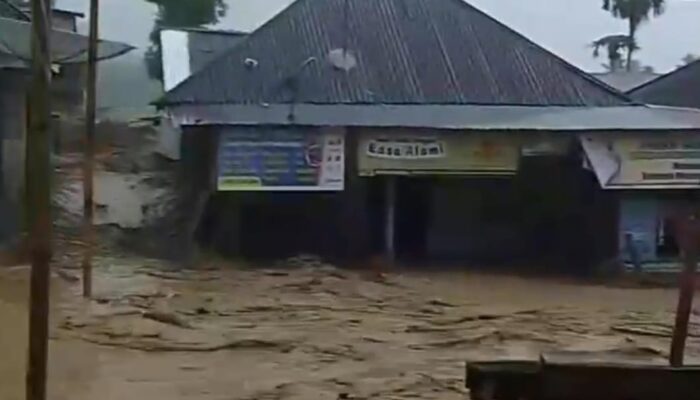 Banjir Bandang Tapsel, Luapan Aek Parlayanan ‘Terobos’ Rumah Warga Bintuju