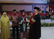 UPMI Medan Wisuda 425 Sarjana Baru