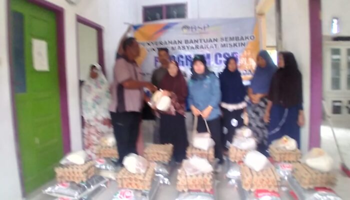 Fakir Miskin Terima Bantuan Paket Sembako Dari PKS PT BSP