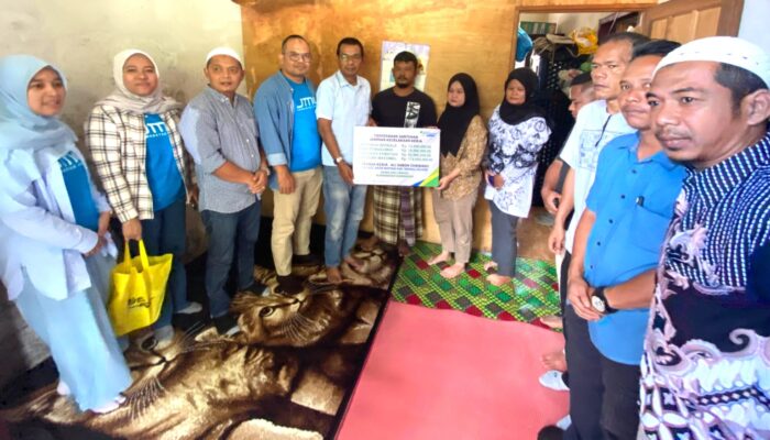 BPJS Ketenagakerjaan Santuni Keluarga Petugas Adhoc Bawaslu Tapsel Rp248,8 Juta
