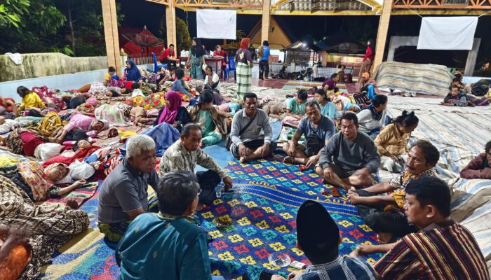 Anggota DPD Salurkan 1.000 Paket Bantuan Untuk Korban Banjir Tapsel
