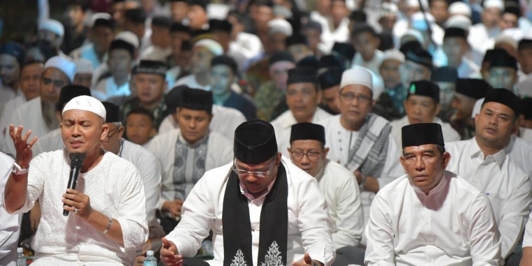 Ratusan Masyarakat Larut Dalam Doa Dan Zikir Malam Renungan 20 Tahun Tsunami 