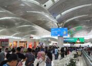 Arus Liburan, Antrean Panjang Penumpang Di KNIA