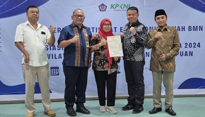 MAN IC Tapsel Terima Sertifikat Elektronik BMN Dari BPN