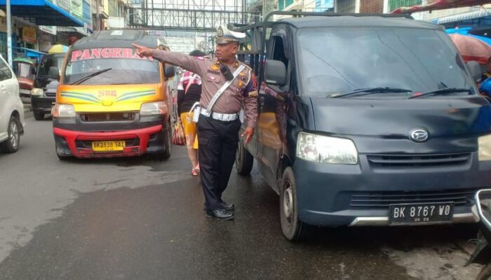 Selama Ops Lilin Toba, Polres P. Siantar Turunkan Tim Urai Kemacetan
